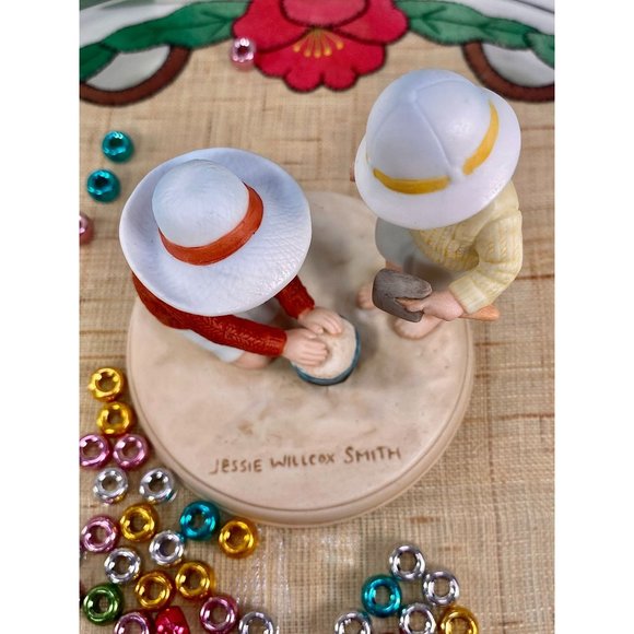 Avon "Summer Fun" figurine, Jessie Wilcox Smith Collection, handpainted, mint - Picture 9 of 13